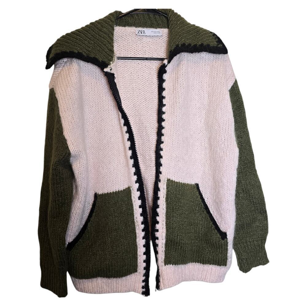 Zara Green and Cream Colorblock Sweater